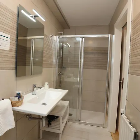 Ros Mary Hotel
